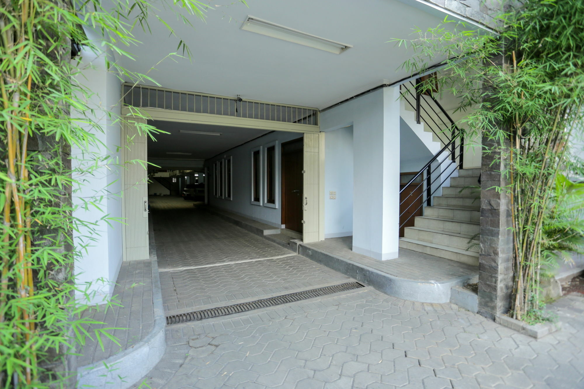Hotel Reddoorz Near Sukajadi Bandung Exterior foto